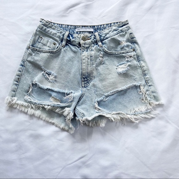 ❤️SOLD Zara Trafaluc Light Blue Wash Destroyed Distressed Denim Jean Shorts 4 - Picture 2 of 7